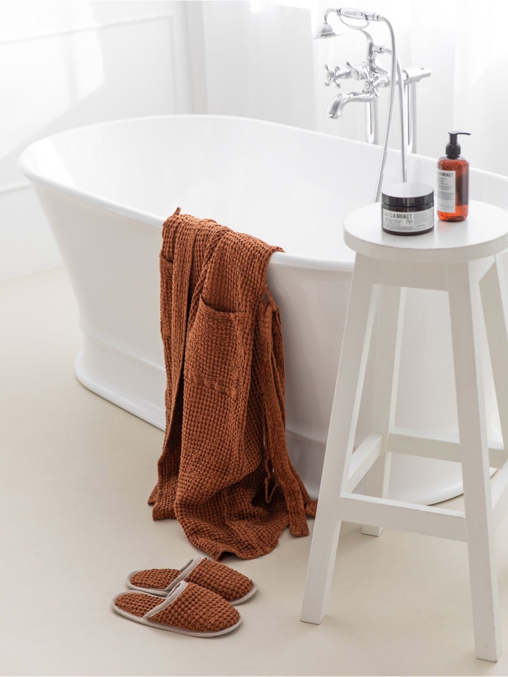 Women's Waffle Robe in Cinnamon with Hooded Collar. L/XL RUNS BIG - Picture 4 of 8
